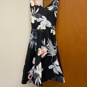 V neck dress, worn once, good condition.